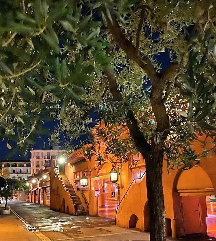 A Deux Pas Du Palais Des Festivals , Deux Pieces Dans Le Bas Du Quartier Historique Du Suquet A Cannes Lägenhet