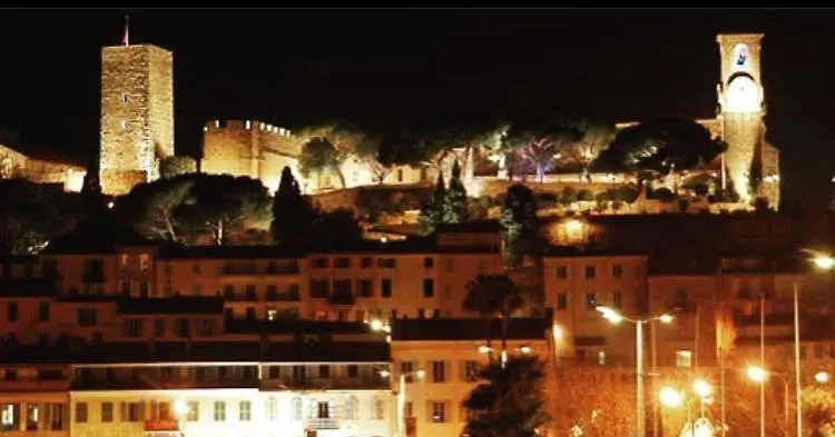 Appartamento À deux pas du Palais des Festivals , deux pièces dans le bas du quartier historique du Suquet à Cannes 0*,