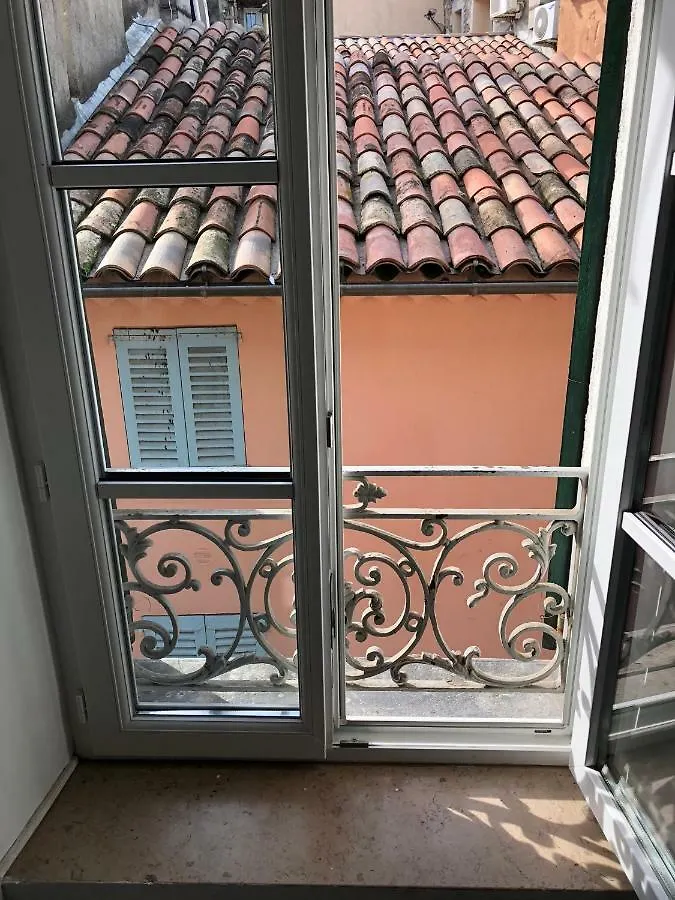 Appartamento À deux pas du Palais des Festivals , deux pièces dans le bas du quartier historique du Suquet à Cannes